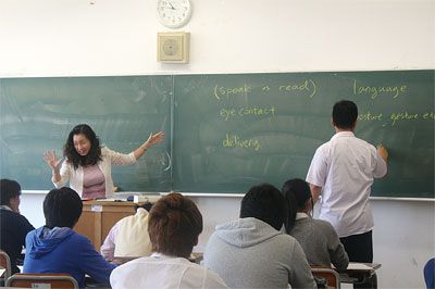写真1 最新の設備と豊かな自然環境のもとで